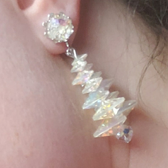 Gorgeous VENDOME Aurora Borealis Clear Crystal Criss Cross Stacked Beaded Clips - Picture 5 of 10